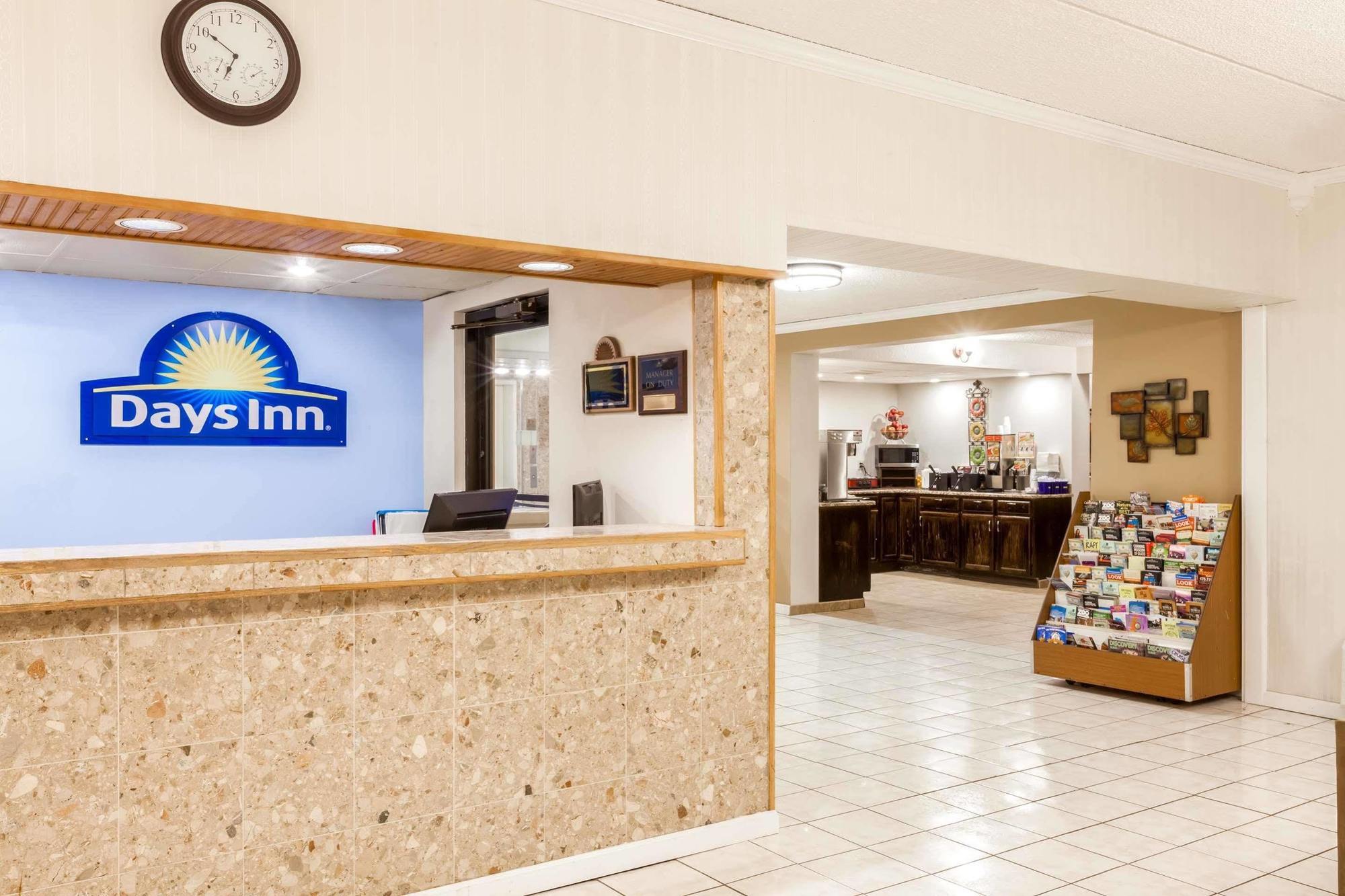 Days Inn Syracuse East Syracuse Buitenkant foto